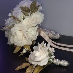Elegant White and Gold Floral Bouquet
